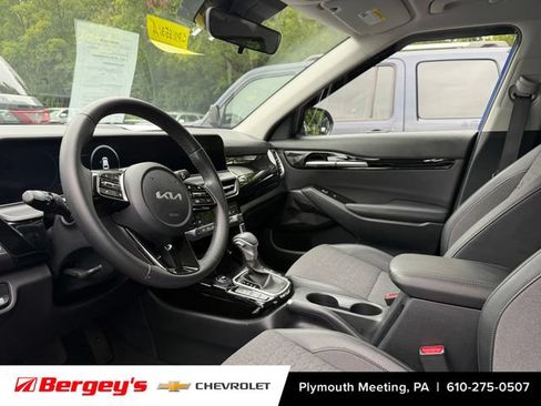 Used 2024 Kia Seltos S AWD/4WD image 9