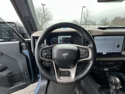 Used 2024 Ford Bronco Wildtrak image 18