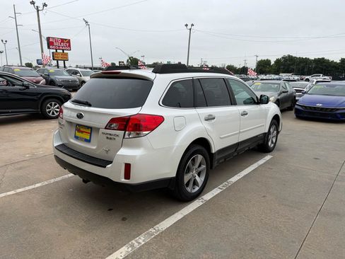 Used 2014 Subaru Outback 3.6R Limited AWD/4WD image 5