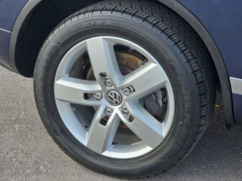 Used 2014 Volkswagen Touareg Lux image 12