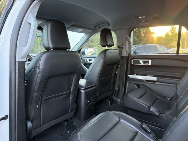 Used 2023 Ford Explorer XLT w/ Equipment Group 202A RWD image 11