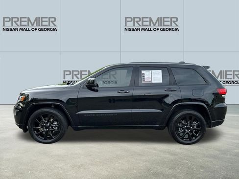 Used 2022 Jeep Grand Cherokee Laredo X RWD image 6