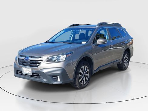 Used 2022 Subaru Outback Premium image 3