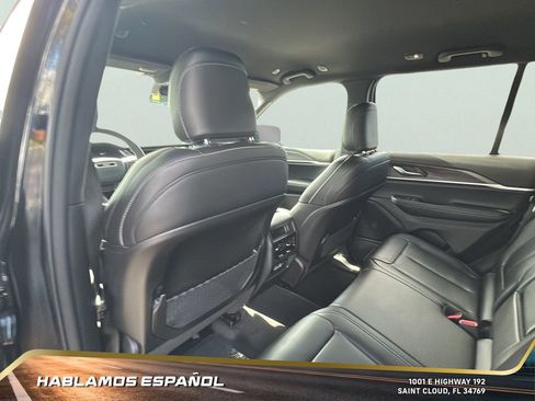 Used 2025 Jeep Grand Cherokee Limited image 23