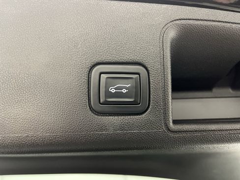 Used 2021 GMC Terrain SLE w/ Driver Convenience Package image 31