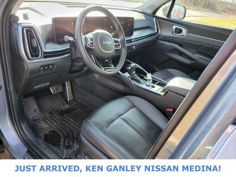 Used 2024 Kia Sorento SX image 9