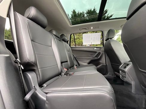 Used 2019 Volkswagen Tiguan SE image 14