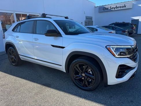 New 2026 Volkswagen Atlas Cross Sport SEL R-Line image 3