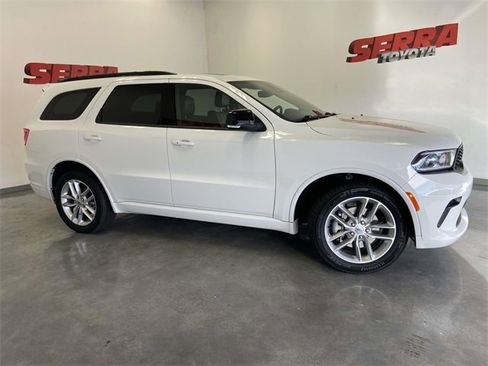 Used 2024 Dodge Durango GT image 2
