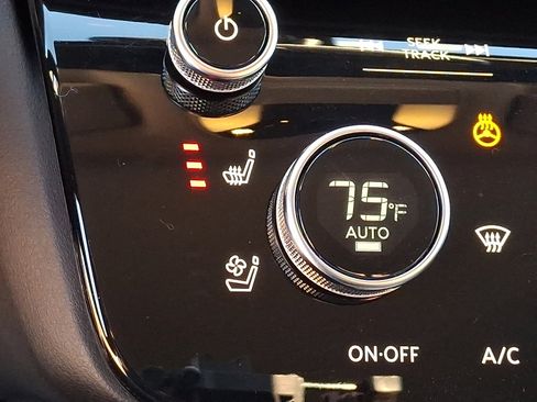 Certified 2025 INFINITI QX60 Luxe image 29