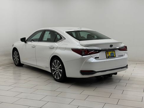 Used 2021 Lexus ES 300h w/ Premium Package FWD image 2