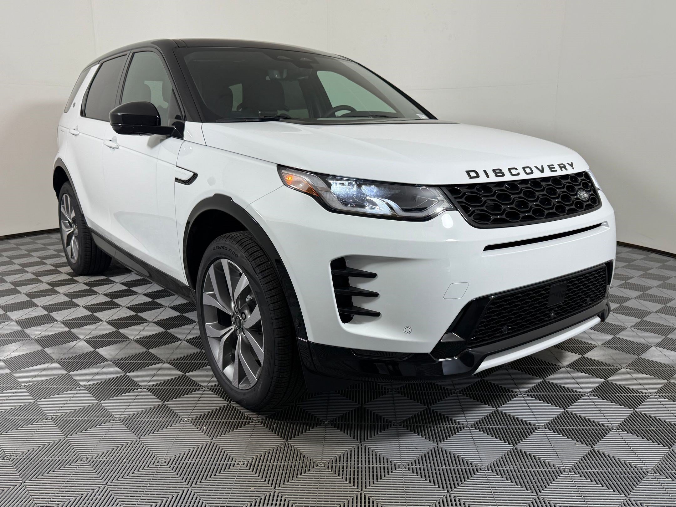New 2026 Land Rover Discovery Sport Landmark AWD/4WD image 7