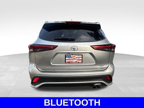 Used 2022 Toyota Highlander XSE image 5