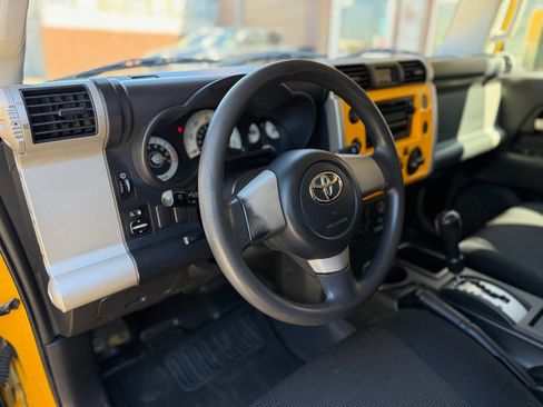 Used 2007 Toyota FJ Cruiser Base 4dr SUV (4L V6 5A) image 15