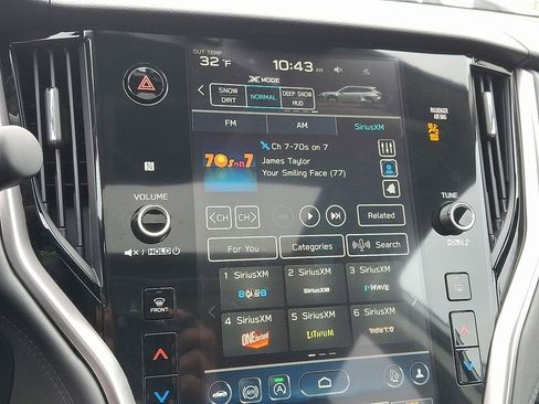 Certified 2025 Subaru Outback Onyx Edition w/ Popular Package #2 image 17