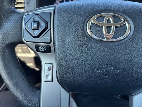 Used 2018 Toyota 4Runner SR5 Premium image 29