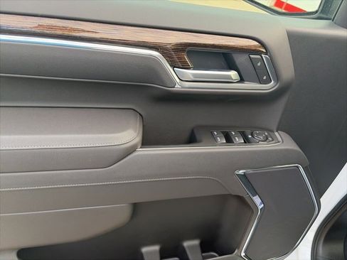 New 2026 GMC Sierra 1500 Elevation image 17