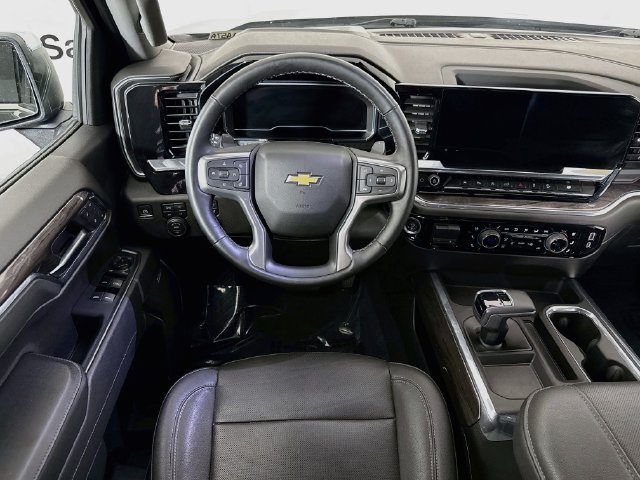 Used 2024 Chevrolet Silverado 1500 LTZ AWD/4WD image 23