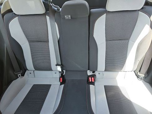 Used 2019 Subaru Crosstrek 2.0i Premium w/ Eyesight System image 5