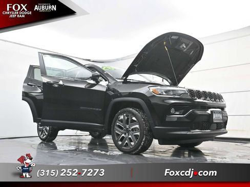 New 2026 Jeep Compass Limited image 32