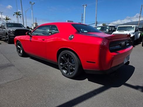 Used 2022 Dodge Challenger R/T RWD image 5