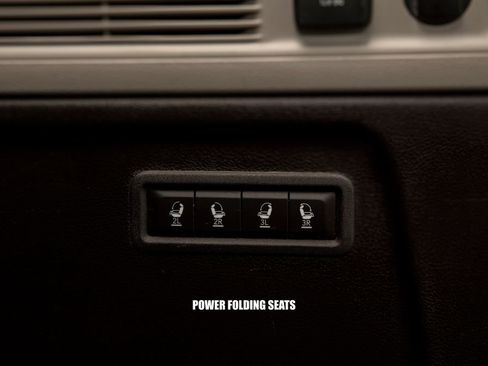Used 2023 Jeep Wagoneer L Series II AWD/4WD image 18