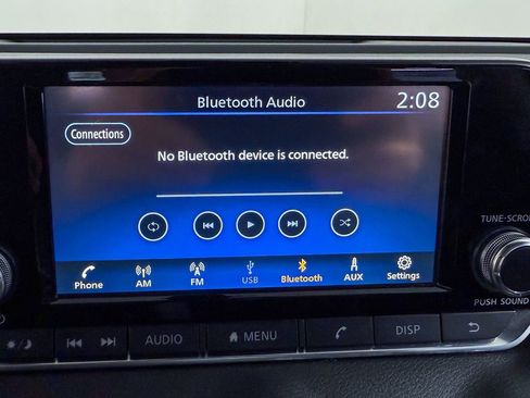 Certified 2021 Nissan Sentra S image 28