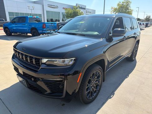 Used 2026 Jeep Grand Cherokee L Summit w/ Obsidian Package AWD/4WD image 9