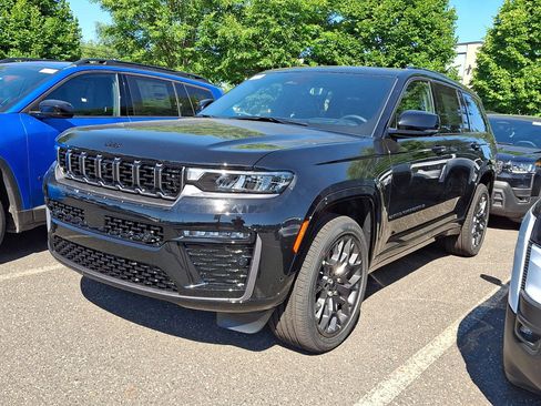 New 2026 Jeep Grand Cherokee L Summit AWD/4WD image 1