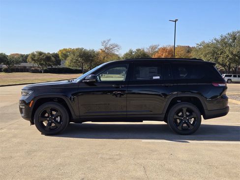 New 2025 Jeep Grand Cherokee L Limited w/ Black Appearance Package image 3