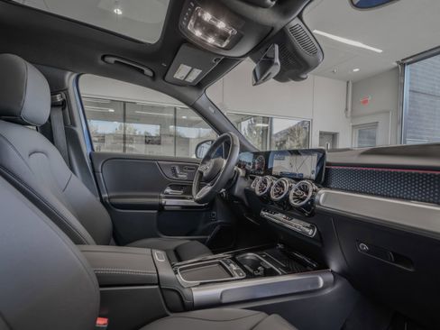 Certified 2025 Mercedes-Benz GLB 250 4MATIC image 17