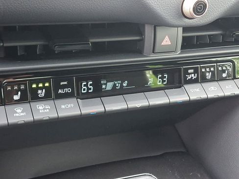 Certified 2026 Toyota Crown AWD/4WD image 17