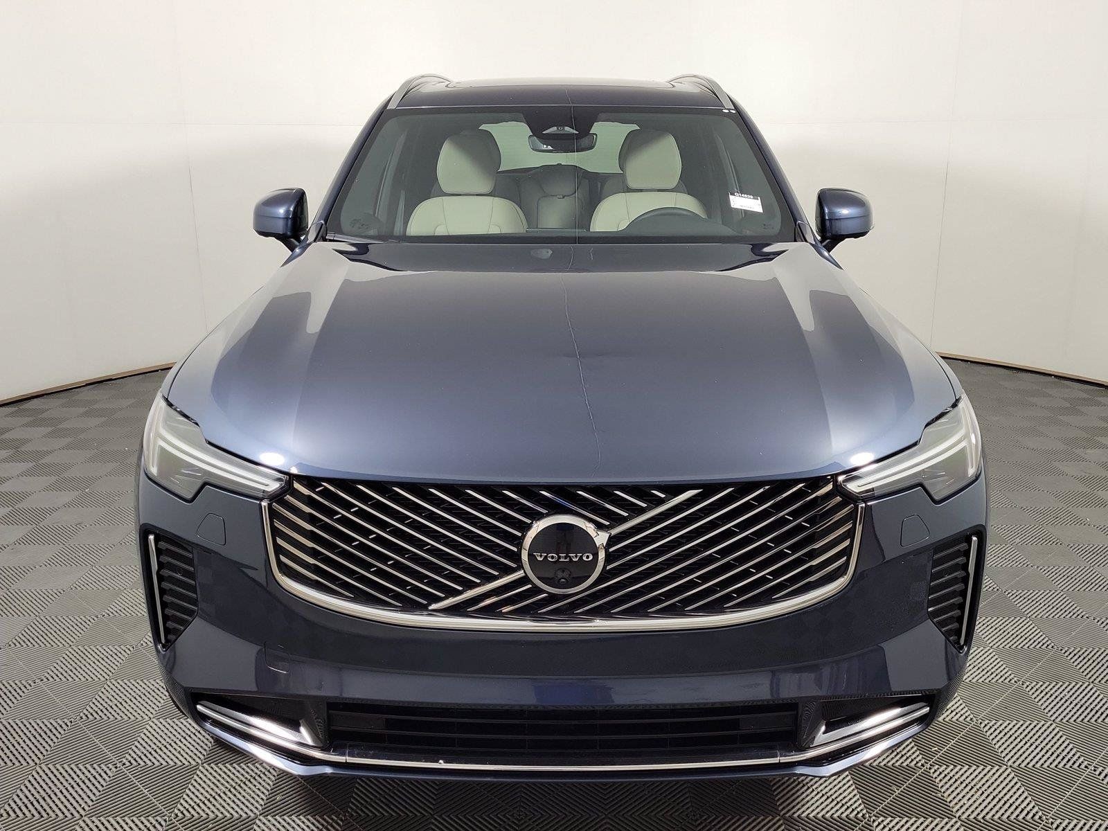 Certified 2026 Volvo XC90 B6 Plus AWD/4WD image 2