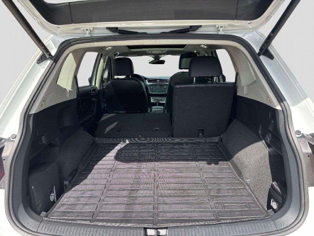 Used 2022 Volkswagen Tiguan SE AWD/4WD image 19