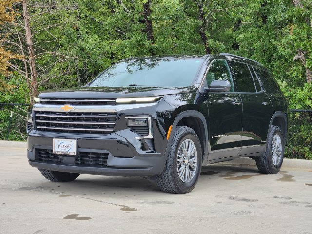 Used 2026 Chevrolet Traverse LT w/ Driver Confidence Package FWD image 4