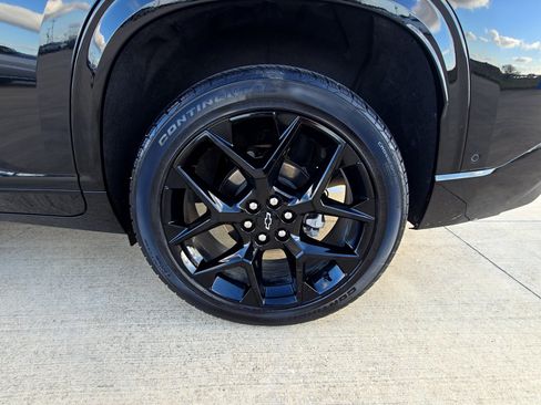 Used 2024 Chevrolet Traverse RS image 27