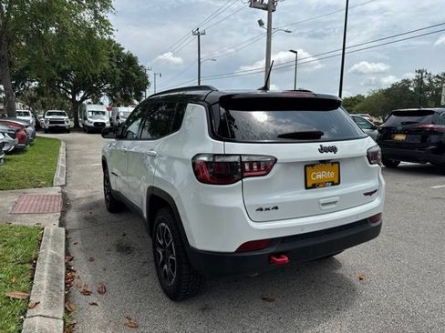 Used 2025 Jeep Compass Trailhawk AWD/4WD image 2
