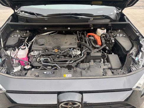Used 2025 Toyota RAV4 LE image 30