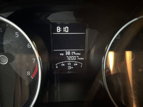 Used 2016 Volkswagen Jetta SE FWD image 2