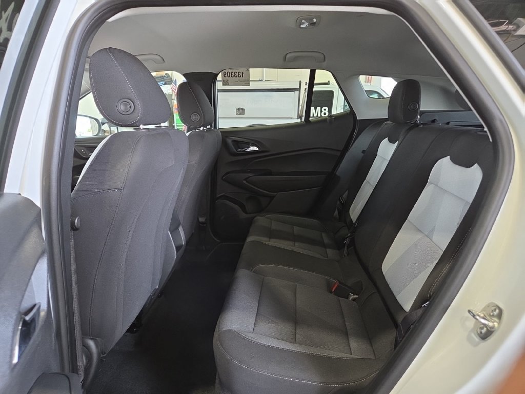 Used 2026 Chevrolet Trax LS FWD image 6