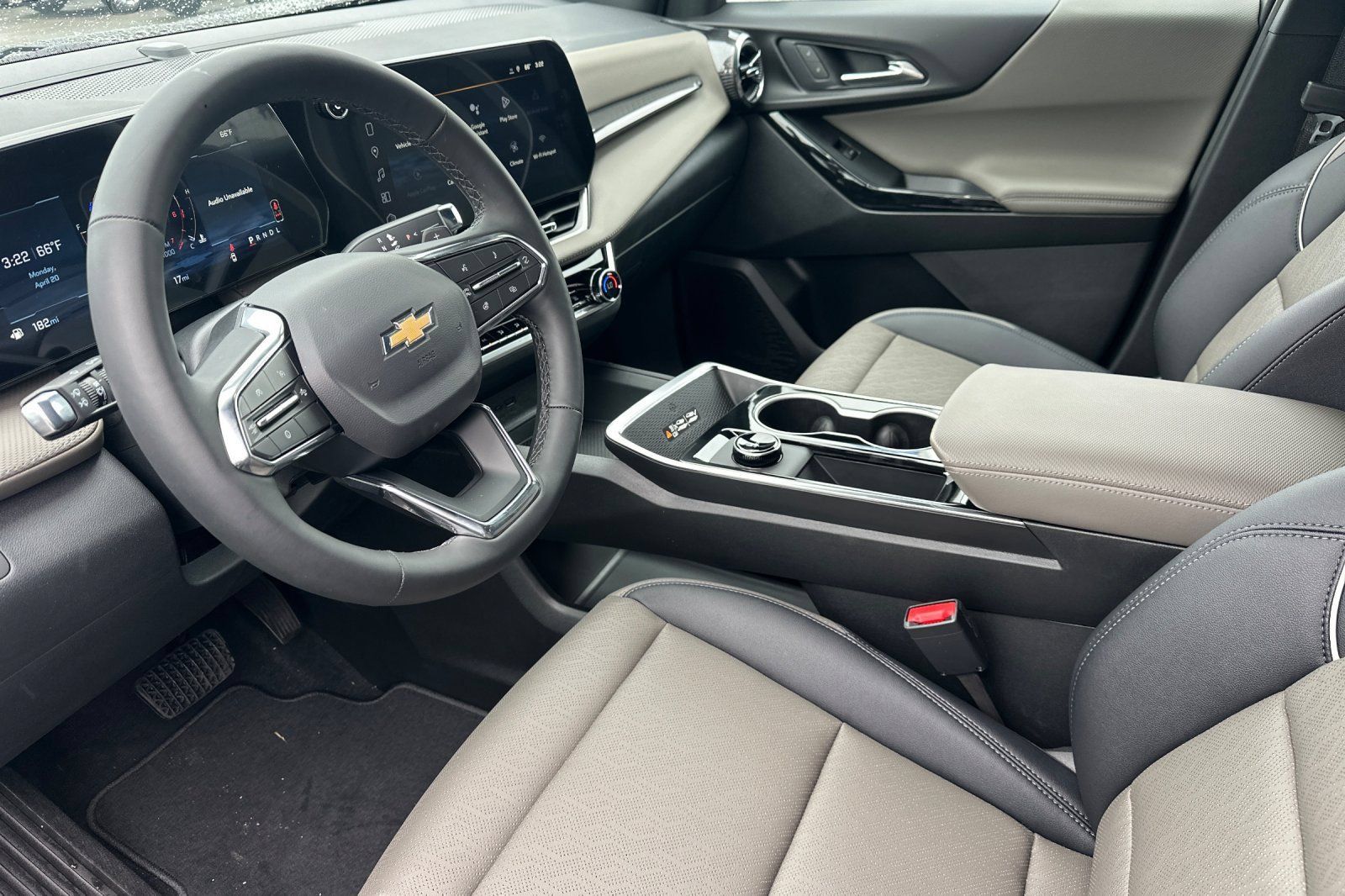 Used 2026 Chevrolet Equinox LT w/ Convenience Package II FWD image 10