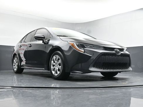 Used 2021 Toyota Corolla LE image 35