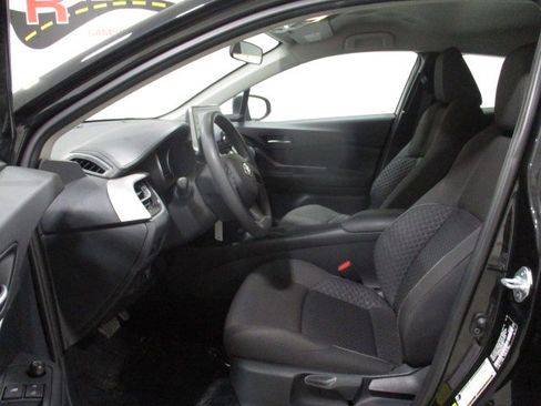 Used 2020 Toyota C-HR image 9