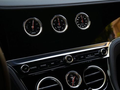 Used 2024 Bentley Continental GT AWD/4WD image 11