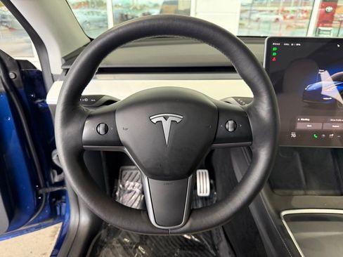 Used 2022 Tesla Model Y Performance image 19