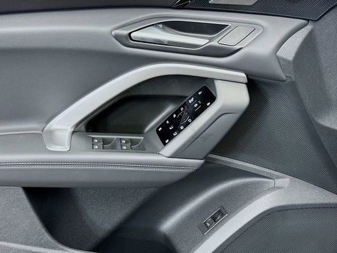 Used 2025 Audi Q5 Premium Plus image 23