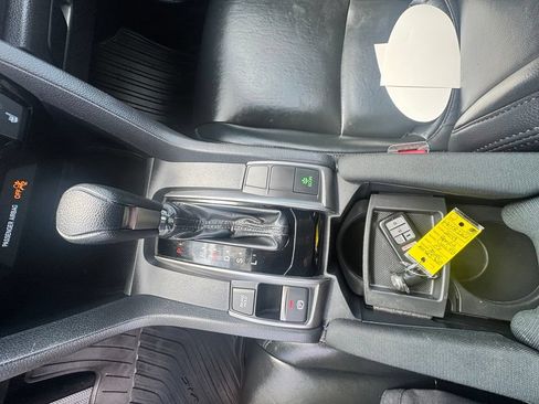 Used 2019 Honda Civic EX image 11