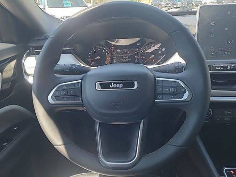 Used 2025 Jeep Compass Limited AWD/4WD image 16