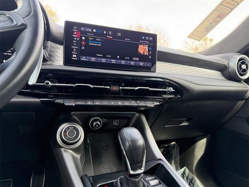 Used 2024 Alfa Romeo Tonale Ti w/ Premium Interior Package image 15