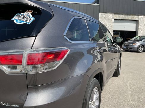 Used 2015 Toyota Highlander XLE AWD/4WD image 8